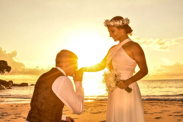 Sunset wedding in Seychelles